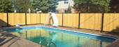 Clotures Lessard vous installe des clotures pour contour de piscine partout sur la rive-sud de Montreal